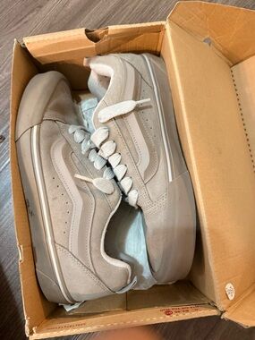 Men's Low-Top Knu skool tan vans size 11 very good condition